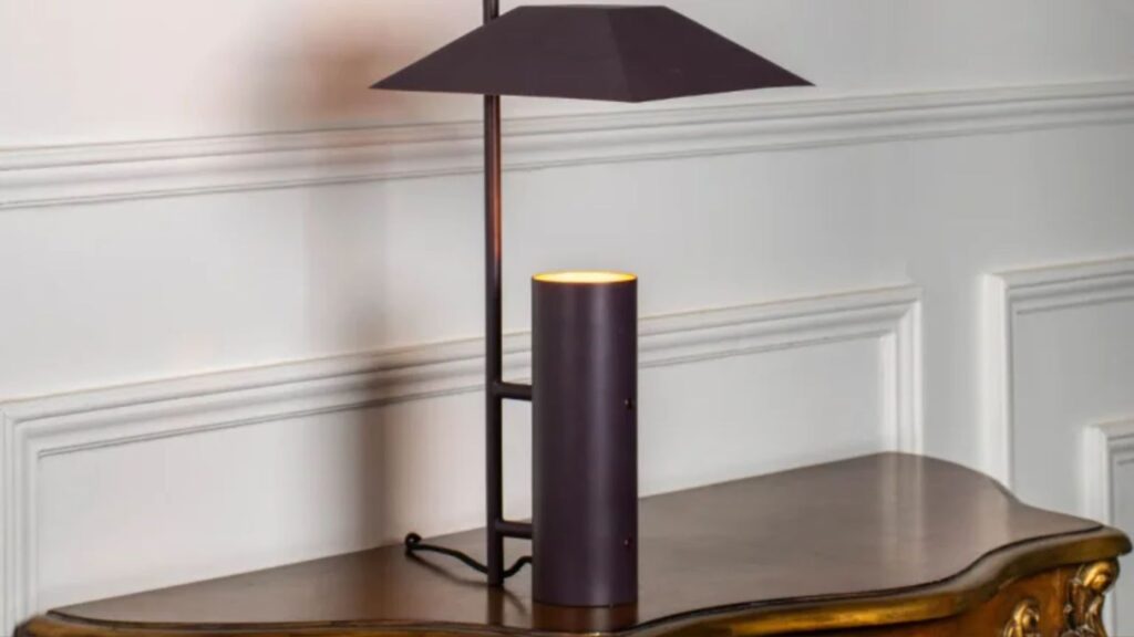 Cara table lamp